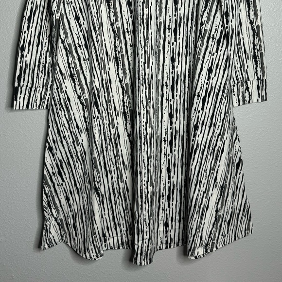 NWT Large Swing dress with pockets, LuLaRoe Emily - Picture 2 of 4